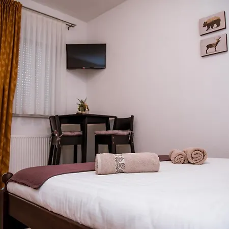 Guest House Mylan Licko Petrovo Selo Exterior photo